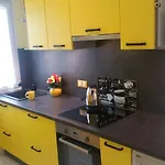 L'escale A 50 M De La Gare De Chatillon Apartman *