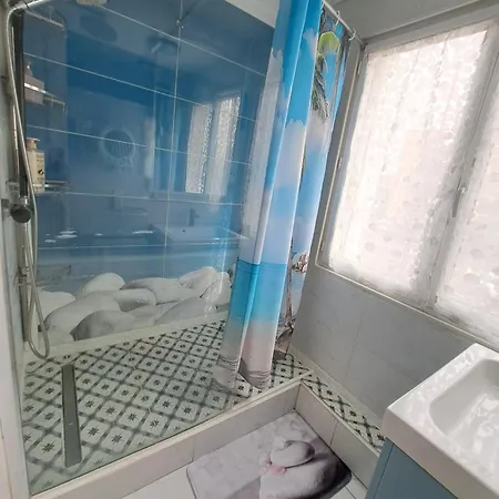 L'escale A 50 M De La Gare De Chatillon Viry-Châtillon
